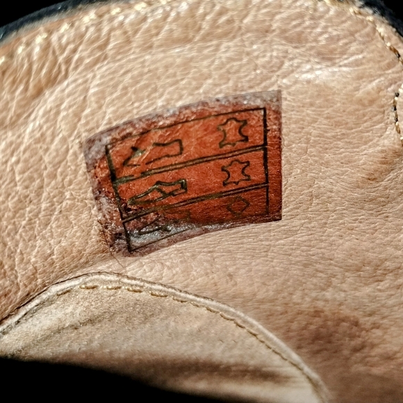 ERIC MICHAEL "LENA" BLACK LEATHER WEDGE ANKLE BOOTS W/ BUCKLE ACCENTS ~ SIZE 39 - Picture 12 of 13